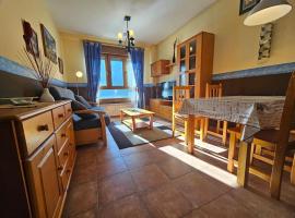 21A02 Coqueto apartamento con garaje，位于费莱乔萨的酒店