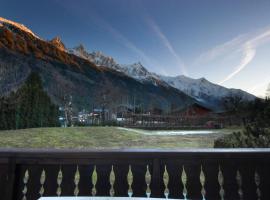 Chalet Ancelles - Les Praz - Golf - Vue Mont-Blanc - Randonnées，位于夏蒙尼-勃朗峰的木屋