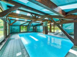 Le Goûter - Ski-in ski-out - Indoor Pool，位于里雾诗的带泳池的酒店