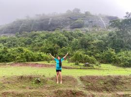Euphoria Wild Life Resort & Camping Bhorgiri，位于皮马尚格尔的酒店