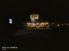 Surya cafe and stay sea view，位于戈卡尔纳的酒店