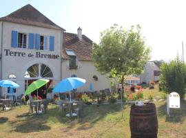 特里布里恩酒店，位于Azay-le-Ferron的酒店