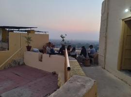 Hostel Magic Home Stay jaisalmer，位于斋沙默尔的酒店