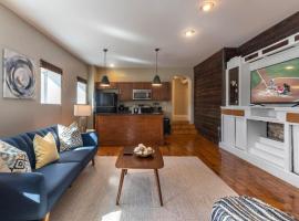 Explore OTR and Downtown from a Parkside Condo，位于辛辛那提的酒店