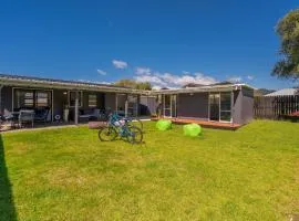 Walk to the Water - Whangamata Holiday Home