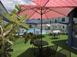CASABLU HOTEL&RESORT，位于Maribago麦克坦－宿务国际机场 - CEB附近的酒店