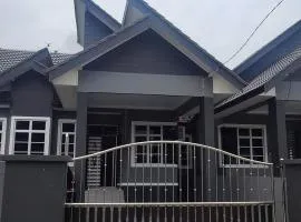 Homestay Haura Bella