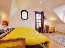Maison de charme pour 4 personnes au calme，位于Villeneuve-sur-Bellot的酒店