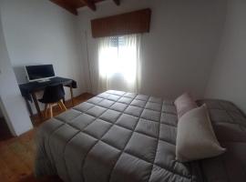 Duplex Alvear 112，位于贝纳多图埃托的公寓