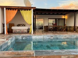 Villa with private pool Fuerteventura/Gran Tarajal，位于Juan Gopar的带停车场的酒店