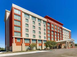 Drury Inn & Suites Independence Kansas City，位于蓝溪市的酒店