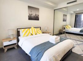 Modern Elegance: 2 Bedroom Oasis w/ Free Parking，位于Epping的酒店