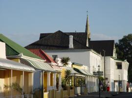 Die Tuishuise & Victoria Manor，位于克拉多克的酒店