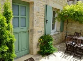 Charmante maison en pierre avec cour privée, équipements bébé, vélos, proche de la Charente - FR-1-653-91