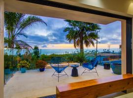 Sunset Cliffs Modern Luxury Estate w Ocean Views, Oversized Spa, AC, Yard!，位于圣地亚哥的乡间豪华旅馆