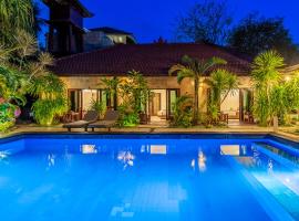 Senang Luxury Villa，位于吉利阿尔的民宿