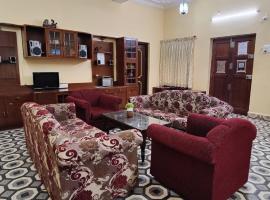 3 Bedroom Holiday Home near Baga & Calangute, Free Parking & Wi-Fi，位于萨利加奥的酒店