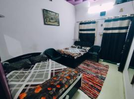 KALPESHWAR HOMESTAY UJJAIN，位于乌贾因的酒店