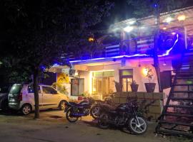 Hill side cottage,Mount Abu，位于卜山的酒店