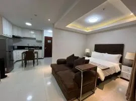 Sheryll Escapes - 305 La Grande Studio, cozy condo with hotel amenities!