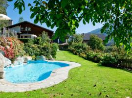Residence Obermoarhof - comfortable apartments for families, swimmingpool, playing-grounds, Almencard，位于万多耶斯的酒店