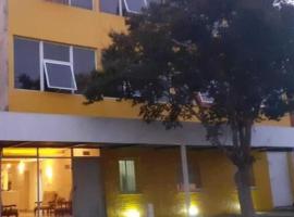 HOTEL CRONOS，位于维拉卡洛斯帕兹的酒店