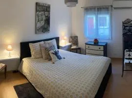 Jolie, cozy, confortable maison de ville au calme à 5min du centre de Verdun, parking devant la maison