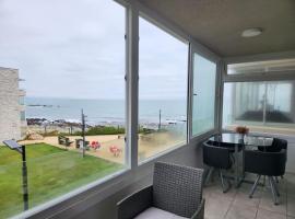 ACOGEDOR Dpto FRENTE AL MAR EN EL TABO，位于埃尔塔波的酒店