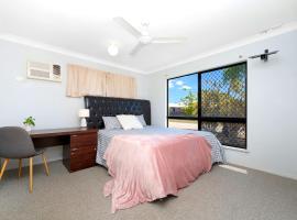 Beautiful Home stay in Townsville，位于Rosslea的民宿