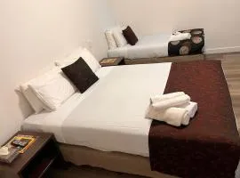 Ensuite gouger entire apartment 306