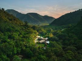 El Silencio Lodge & Spa Costa Rica，位于Toro Amarillo里奥阿格里奥瀑布附近的酒店