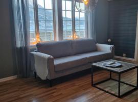 Stor leilighet med 4 senger sentralt i Førde，位于弗勒的酒店