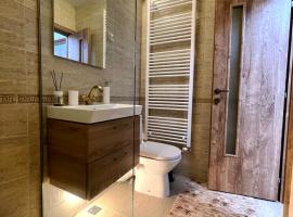 Central Residence，位于塔古玖的带停车场的酒店