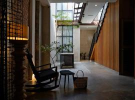 Quint Residence, Georgetown - Rustic Heritage Guesthouse by ALV，位于乔治市的酒店