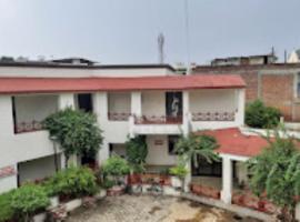 MP Tourist Bunglow , Chitrakoot，位于Sītāpur Mūāfi的酒店