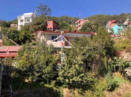 Sacred Trails Homestay，位于Burhānilkantha的酒店