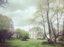 Maison d'hôtes La Doucelle culture et bien-être，位于Lignieres-Orgeres的酒店