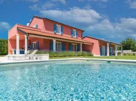Luxury Villa Rainis Hill Top with pool in Groznjan