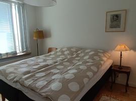 Cozy renovated flat in Kajaani center (alv. vähennyskelpoinen)，位于卡亚尼的酒店