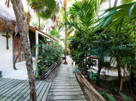 Hotel Cormoran Tulum & Cenote，位于图卢姆塞斯卡生态景区附近的酒店
