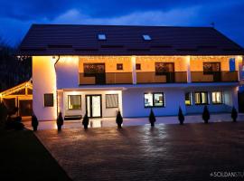 La Codrii Cajvanei，位于Cajvana的酒店