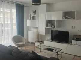 5mn Paris Appartement 3 pièces 70 m2 Métro ligne 7 Station le Kremlin bicetre