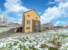 Magnificent holiday home with Sauna，位于特鲁瓦蓬的酒店