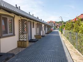 Terraced bungalows in Krynica Morska，位于库瑞尼卡慕斯卡的酒店