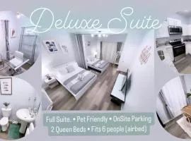 The Deluxe Executive Suite - 15 min from The Airport, 10 min from Six Flags