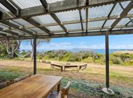 'Clifftop Cocoon' Swing into Scenic Sea Views