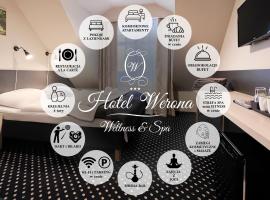 Medical Wellness & SPA Werona，位于杜什尼基-兹德鲁伊的带泳池的酒店