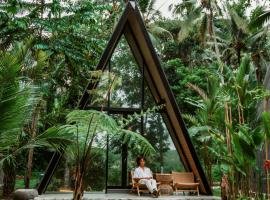 Delta Casa Ubud- Tiny Villas in Bali's Jungles，位于吉安雅的乡村别墅