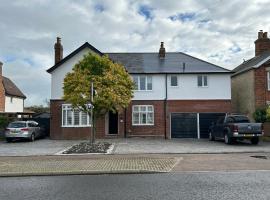 Magnolia House，位于罗伊斯顿的酒店