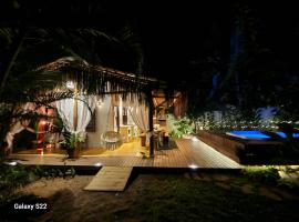 Mini Casa com Jacuzzi e Piscina，位于托兰克索的小屋